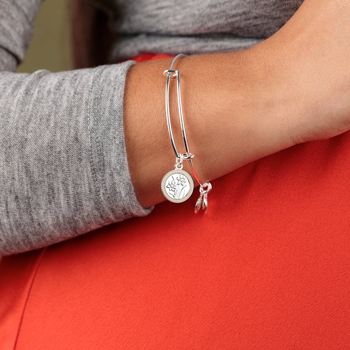 December Narcissus Flower Charm Bangle